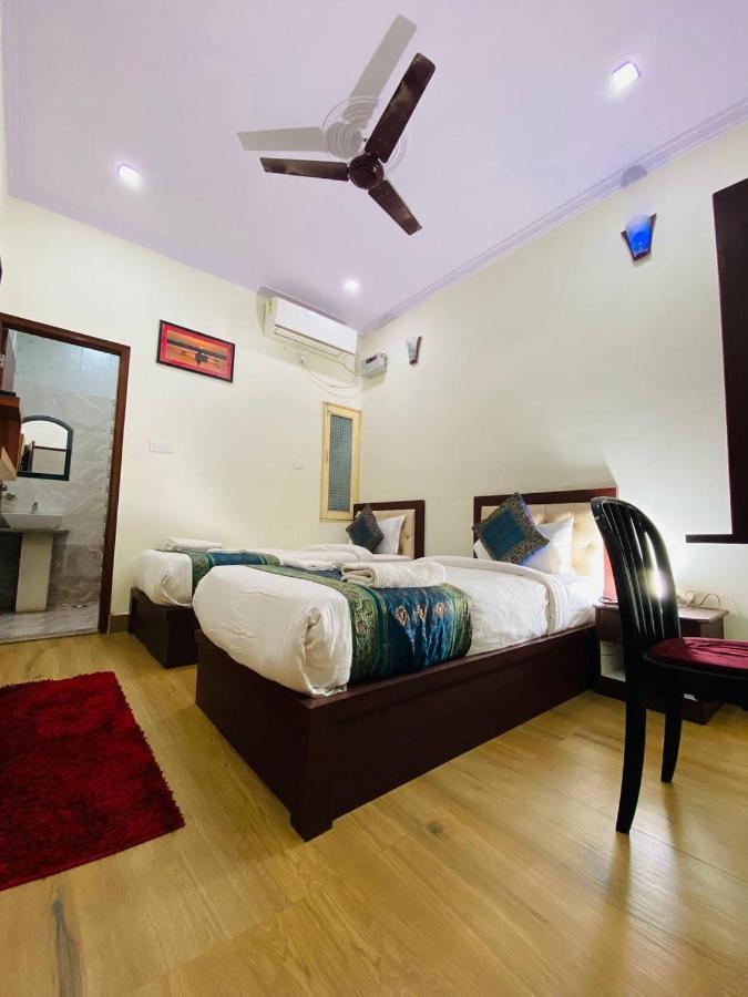 The Century Plaza Hotel Varanasi Eksteriør billede