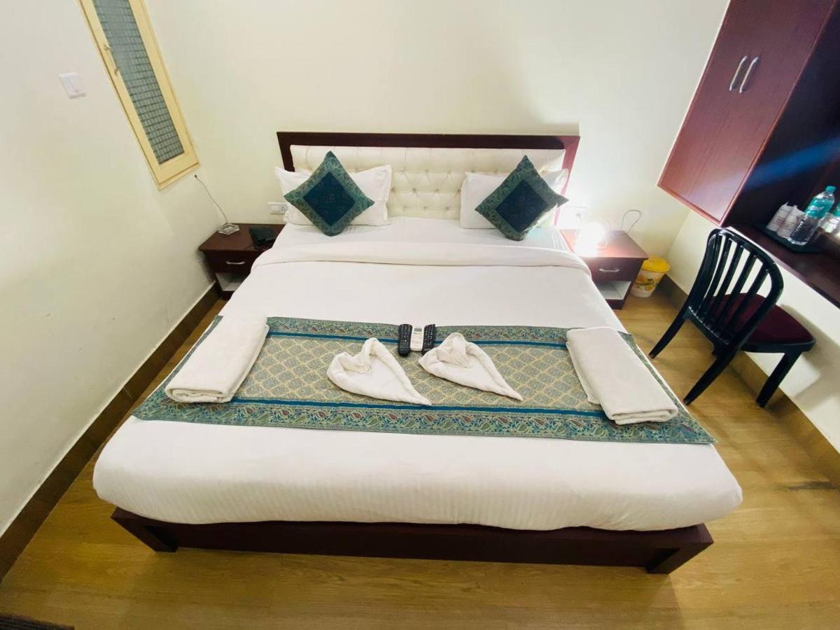 The Century Plaza Hotel Varanasi Eksteriør billede